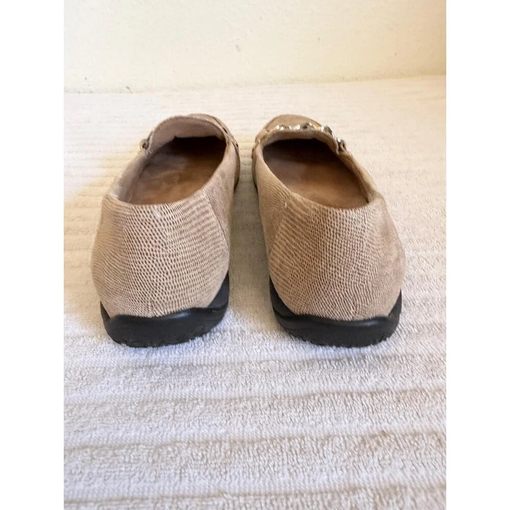 Vionic Womens Loafer Flat Taupe Lizard Print Chain Accent Size 8 Orthoheel